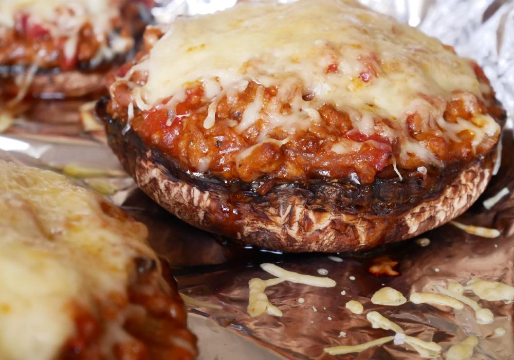 Cogumelos recheados com carne picada