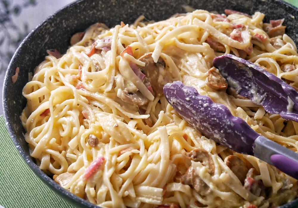Esparguete à carbonara com cogumelos