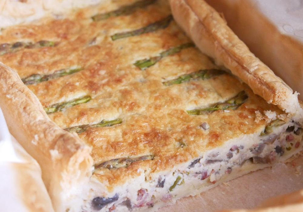 Tarte de cogumelos, espargos e bacon